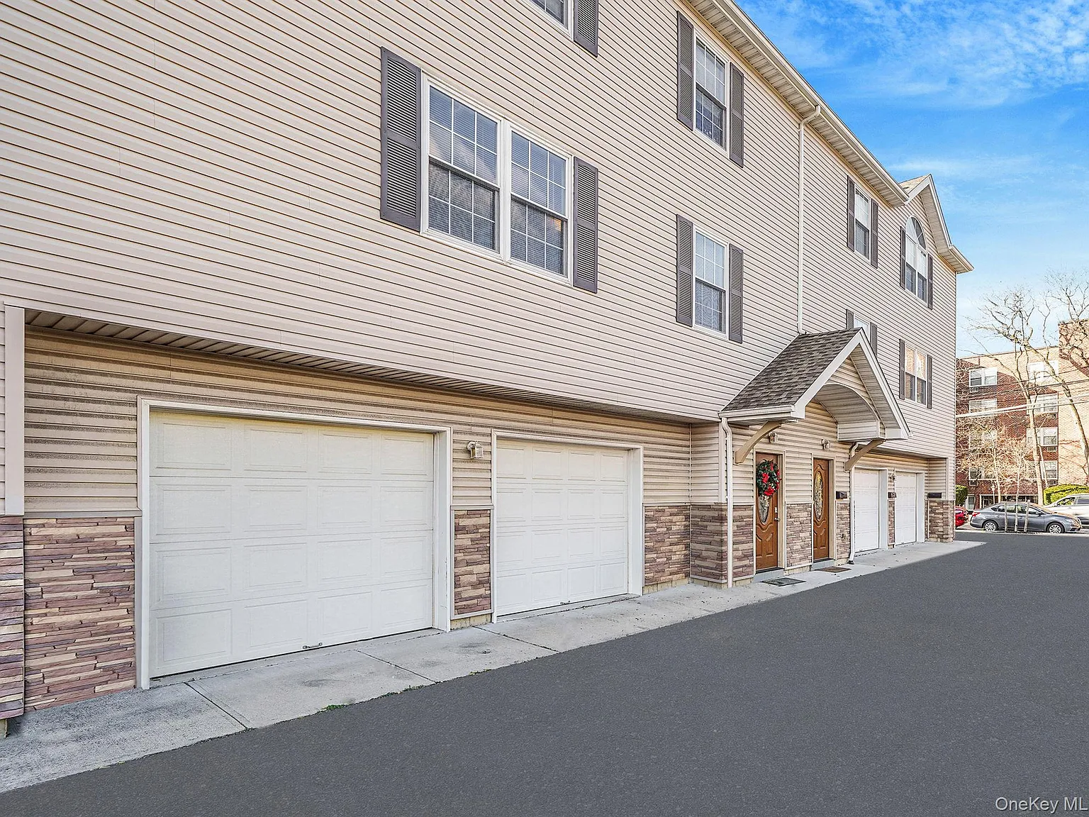 3 bed, 2.5 bath, 1485 sqft, $4,600 — Photo 4