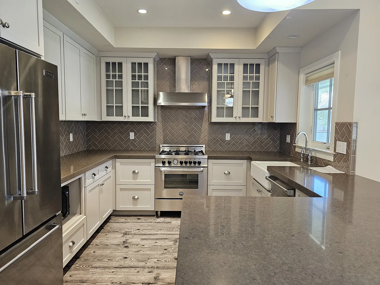 3 bed, 3.5 bath, 1985 sqft, $2,695 — Photo 4