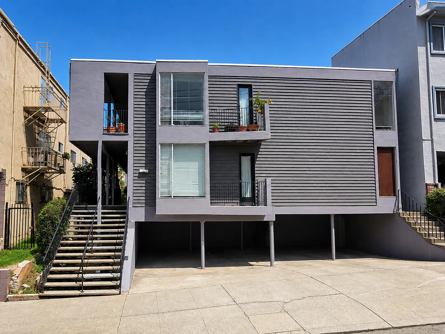 731 Oakland Ave — Photo 2