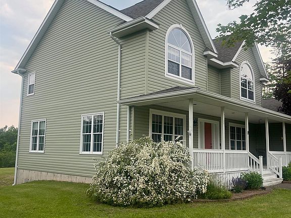 3rd image of 8 Village Ln