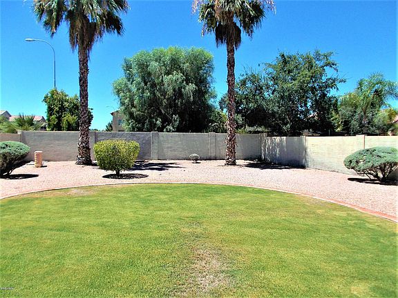 2nd image of 951 W Desert Broom Ct