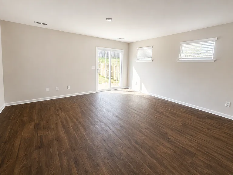 724 Vanguard St — Photo 3