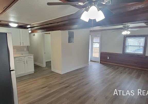 3rd image of 517 S 81st St