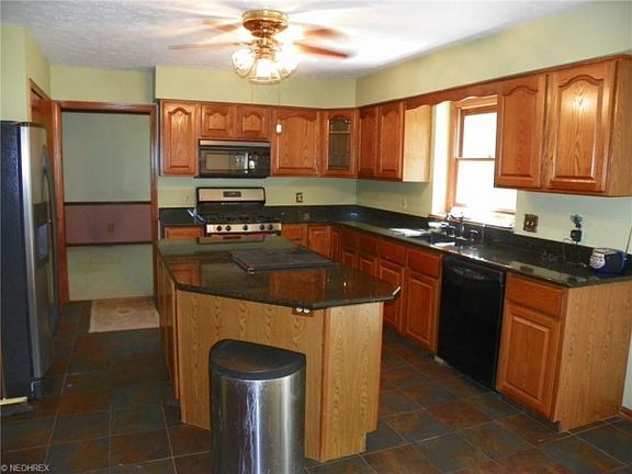 3rd image of 5729 Huntington Reserve Dr