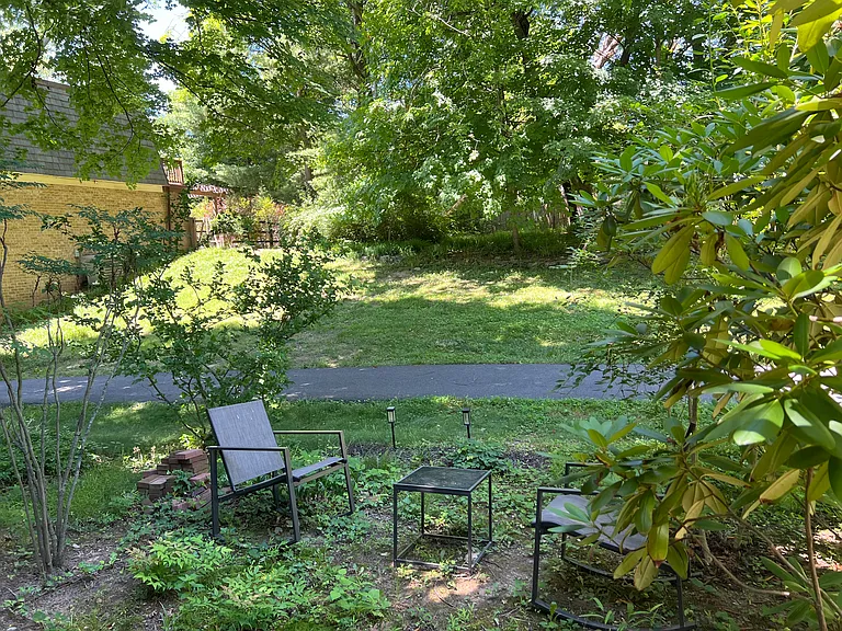 10569 Cambridge Ct — Photo 20