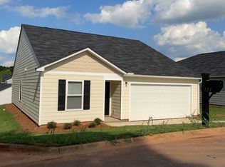 124 Bradley Dr, Pickens, SC 29671