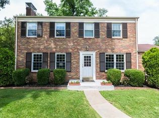 559 N Price Rd, Saint Louis, MO 63132