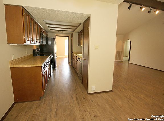 5th image of 8407 Shallow Creek Dr