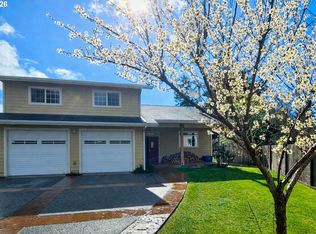 1006 Ruth Ln, Brookings, OR 97415