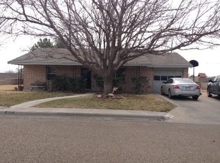 911 E Tascosa Ave, Kermit, TX 79745