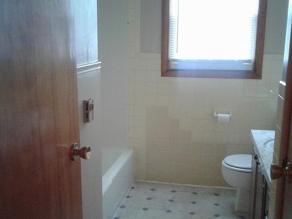 5th image of 130 E Water St APT 5