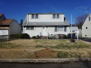25 Hancock Pl, Iselin, NJ 08830