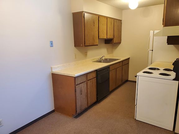 2nd image of 662 Faidley Pl #7