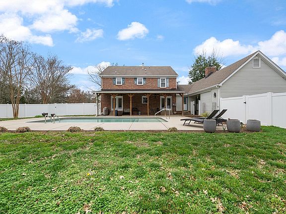 4th image of 8190 Cainsville Pike