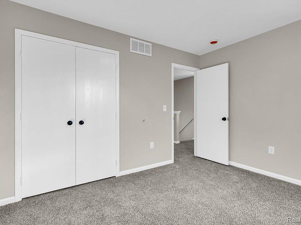 4989 Scotten St, photo 14