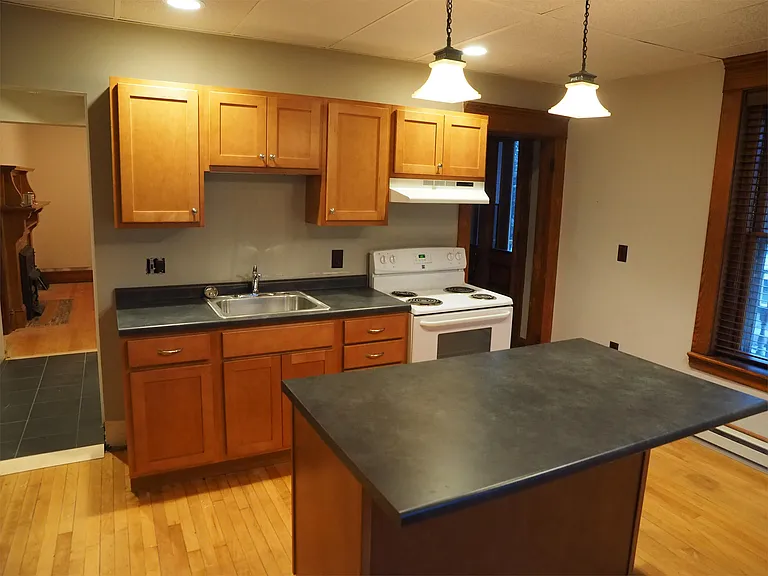 90 N Winooski Ave #5 — Photo 3