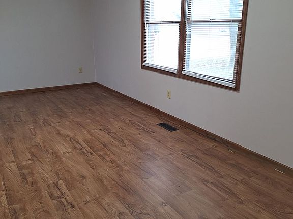 2nd image of 1525 Hawk Cir #F