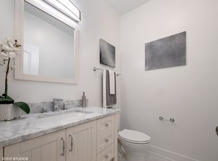 744 W Bittersweet Pl #3W, Chicago, IL 60613