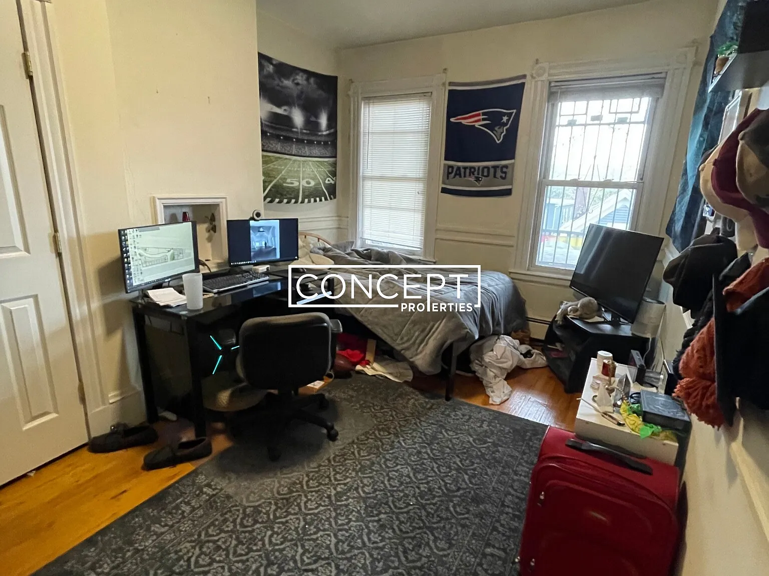 3 bed, 1.5 bath, 9999 sqft, $3,750 — Photo 2