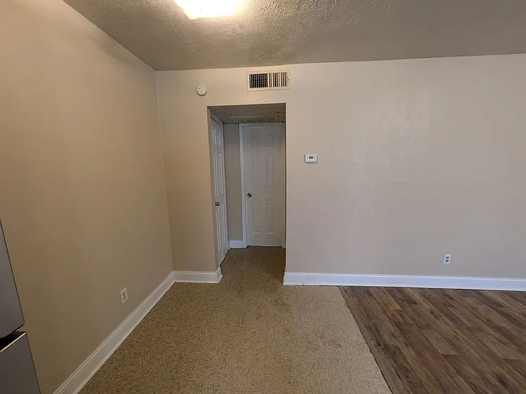 893-905 Campus St — Photo 18