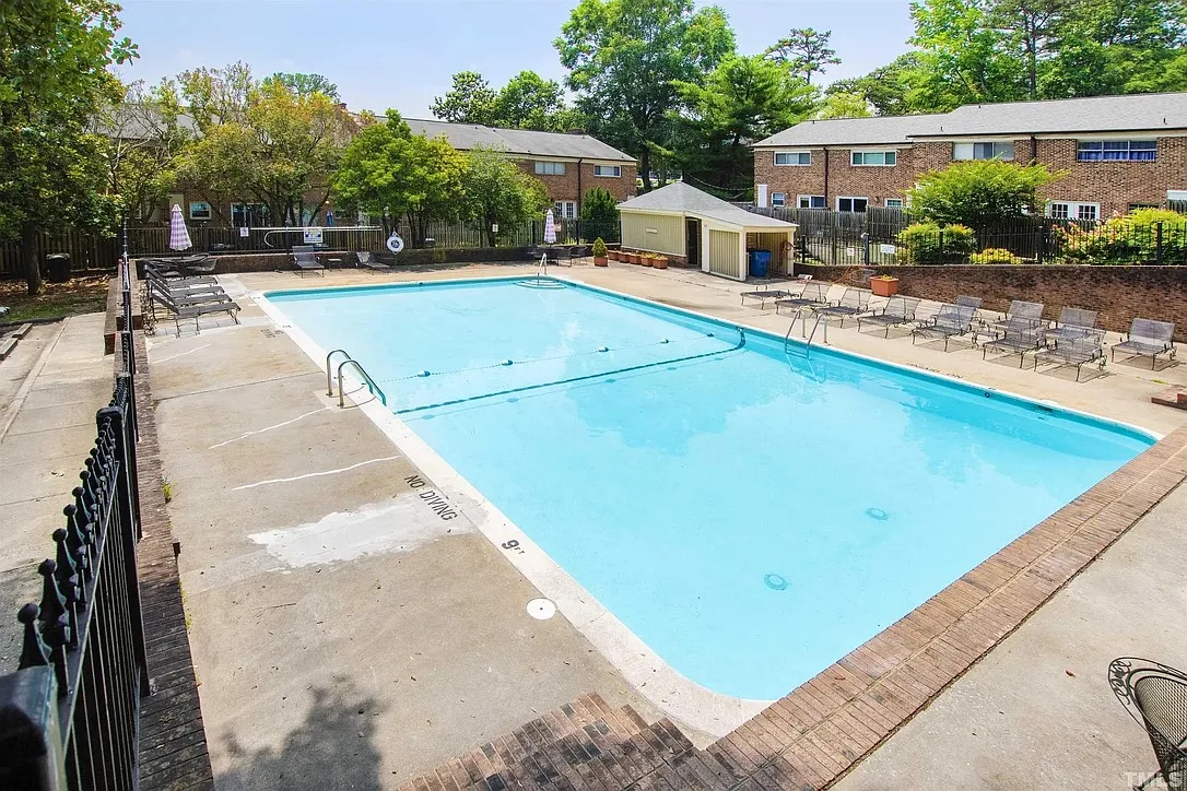 3 bed, 1.5 bath, 1428 sqft, $1,995 — Photo 2