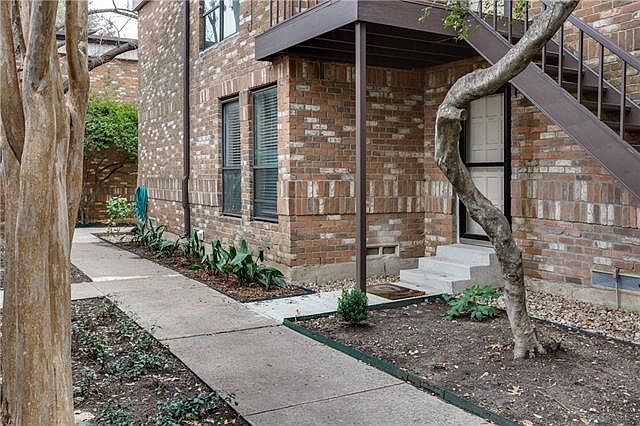 1st image of 4944 Amesbury Dr #107