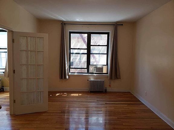 5th image of 520 Lincoln Pl APT 4F