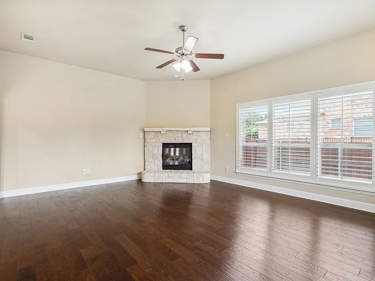 4213 Pecan Bend Ln — Photo 8