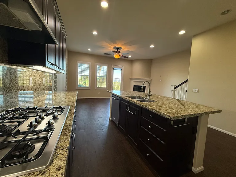 1273 Breakaway Dr — Photo 5