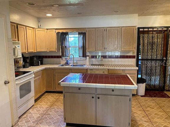 5th image of 6813 N 47th St
