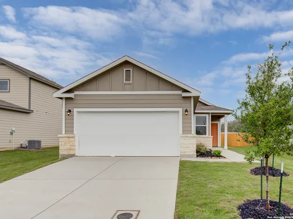 2116 Darst Dr, Seguin, TX 78155