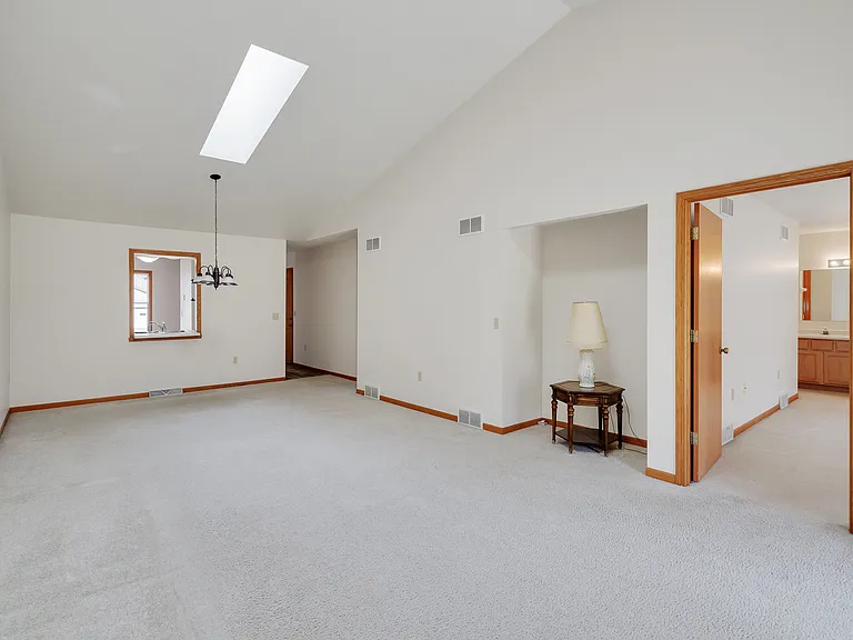1131 Shadowridge Dr — Photo 8