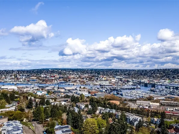 3424 25th Avenue W #201, Seattle, WA 98199