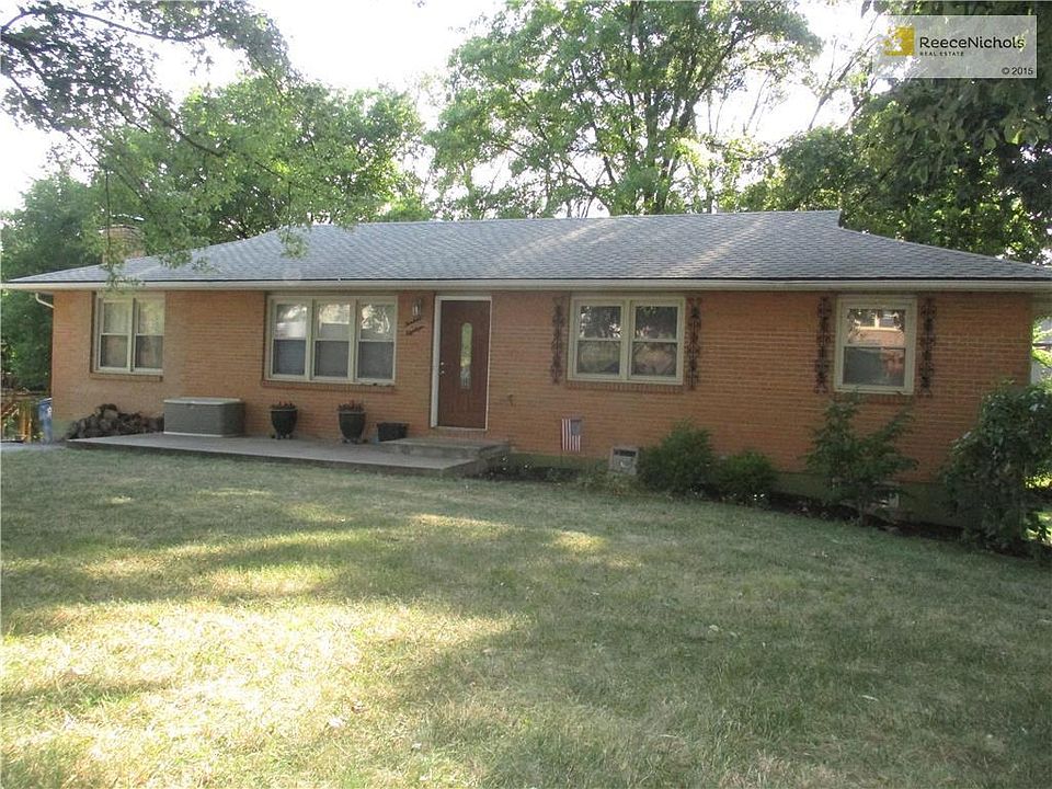 Welcome home! Enjoy relaxing on your front porch.