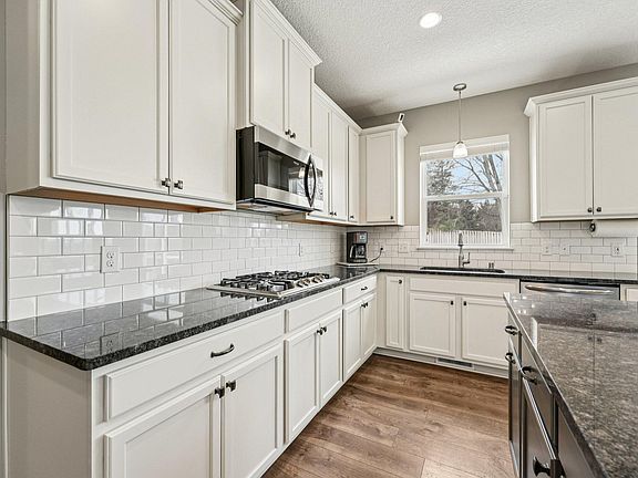 5th image of 15244 Edgewood Ave