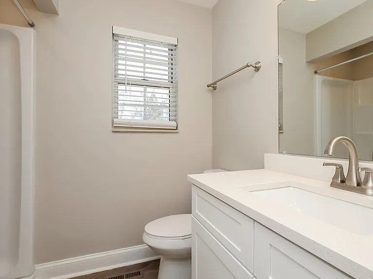 812 Dresden Ct — Photo 13