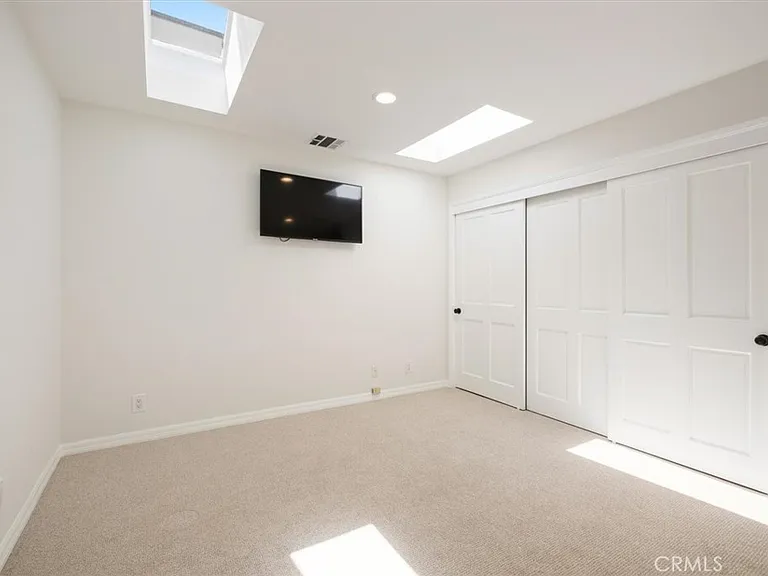 3969 Longridge Studio Ctr — Photo 35