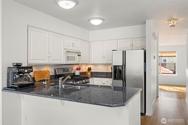 3rd image of 5243 40th Avenue NE