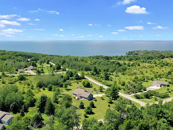 4th image of 6267 Bluff Court Trl