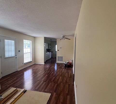 3rd image of 1916 Woodrow Dr