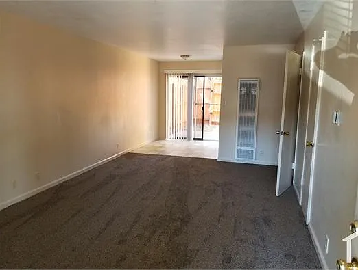 2 bed, 950 sqft, $2,275 — Photo 2