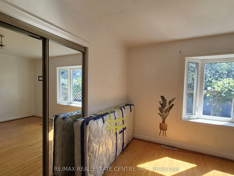 71 Gunton Dr #UPPER — Photo 22