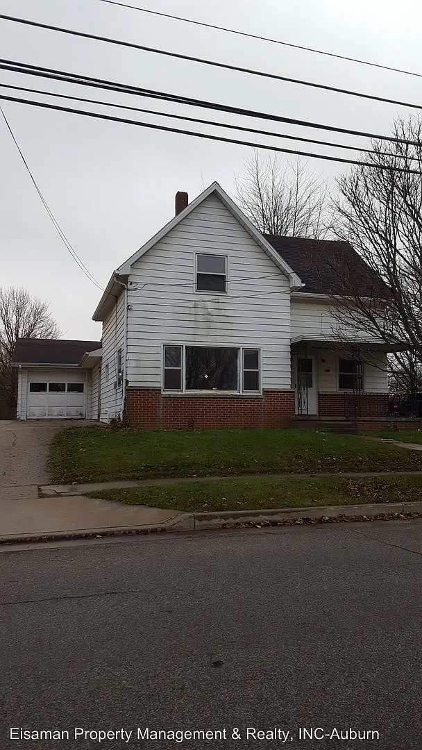 614 Dowling St photo 1