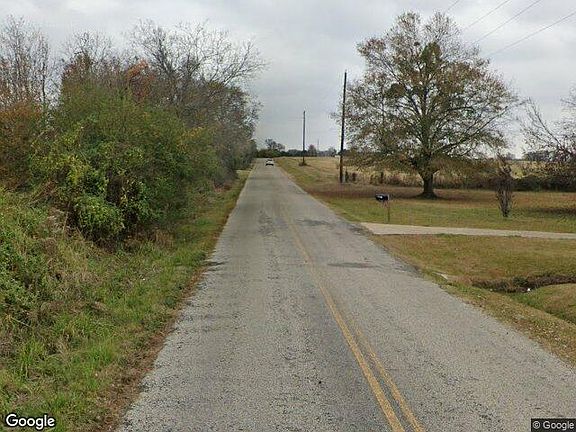 Exterior Neighborhood (street photo)