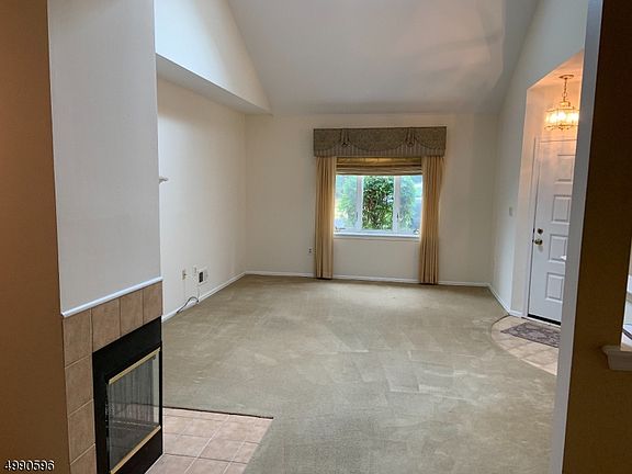 3rd image of 8 Driftwood Dr
