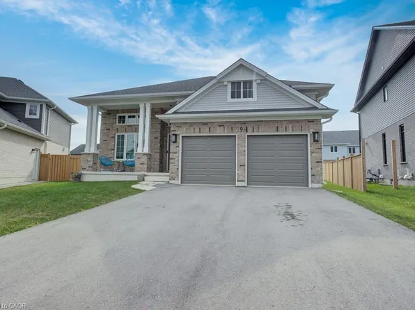 9 Clover Cir, Saint Thomas, ON N5R 0M3