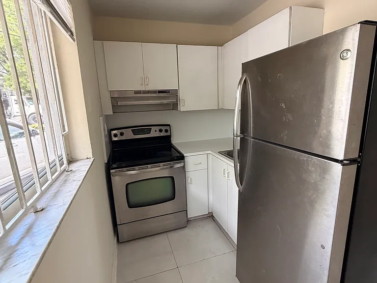 1194 NW 19th Ave #1 — Photo 6