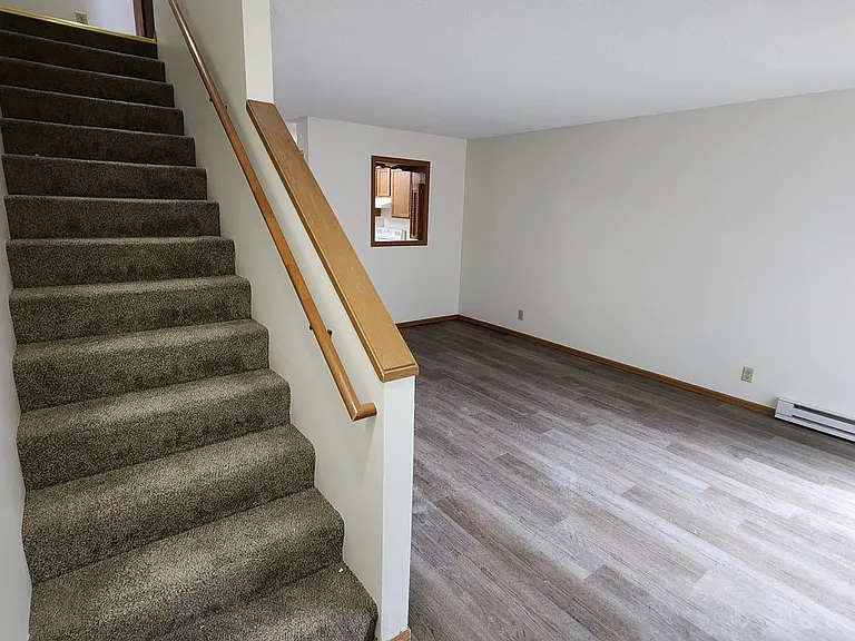 2412 Pine Ridge Rd — Photo 8