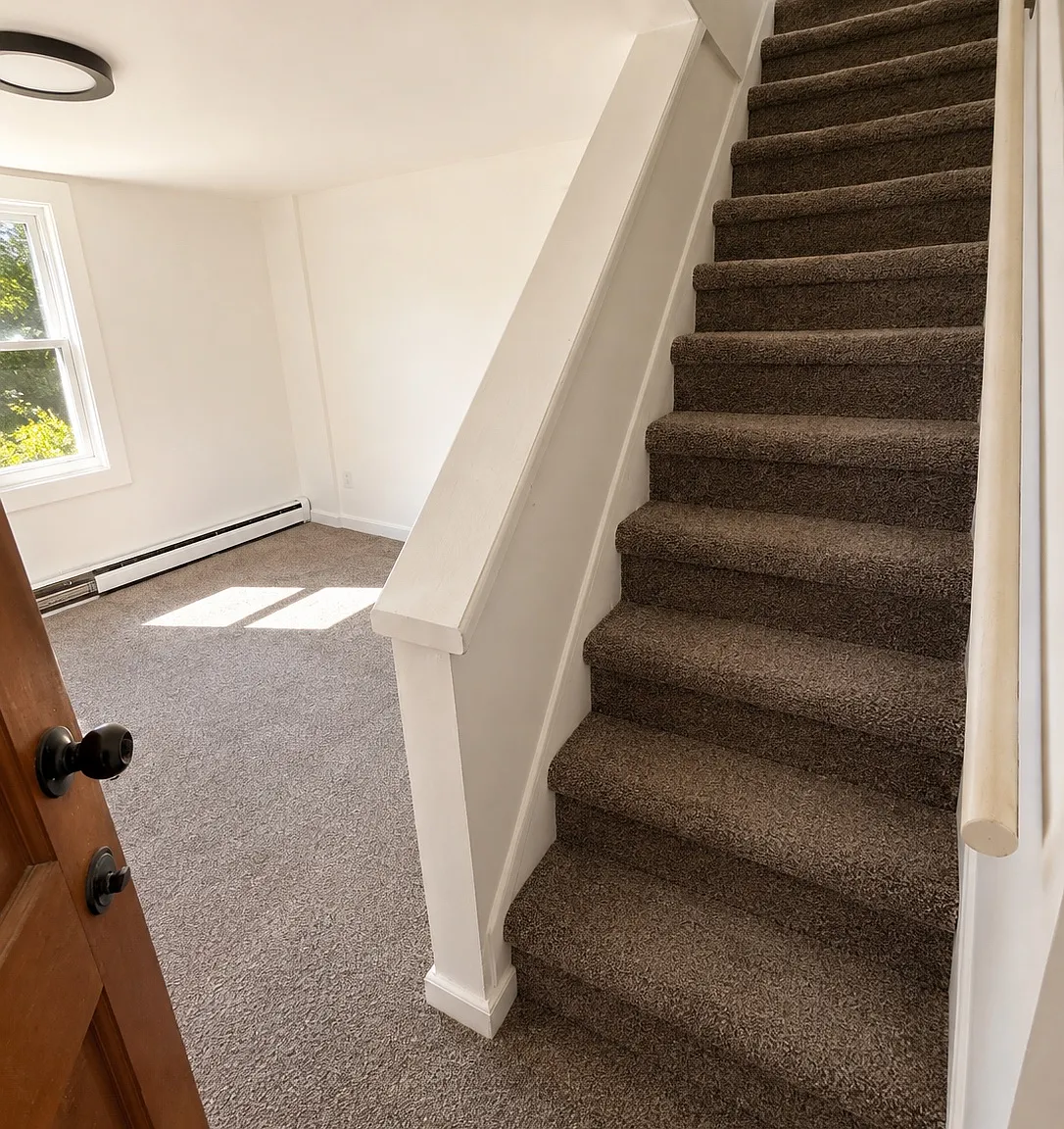 4 bed, 1242 sqft, $2,500 — Photo 3
