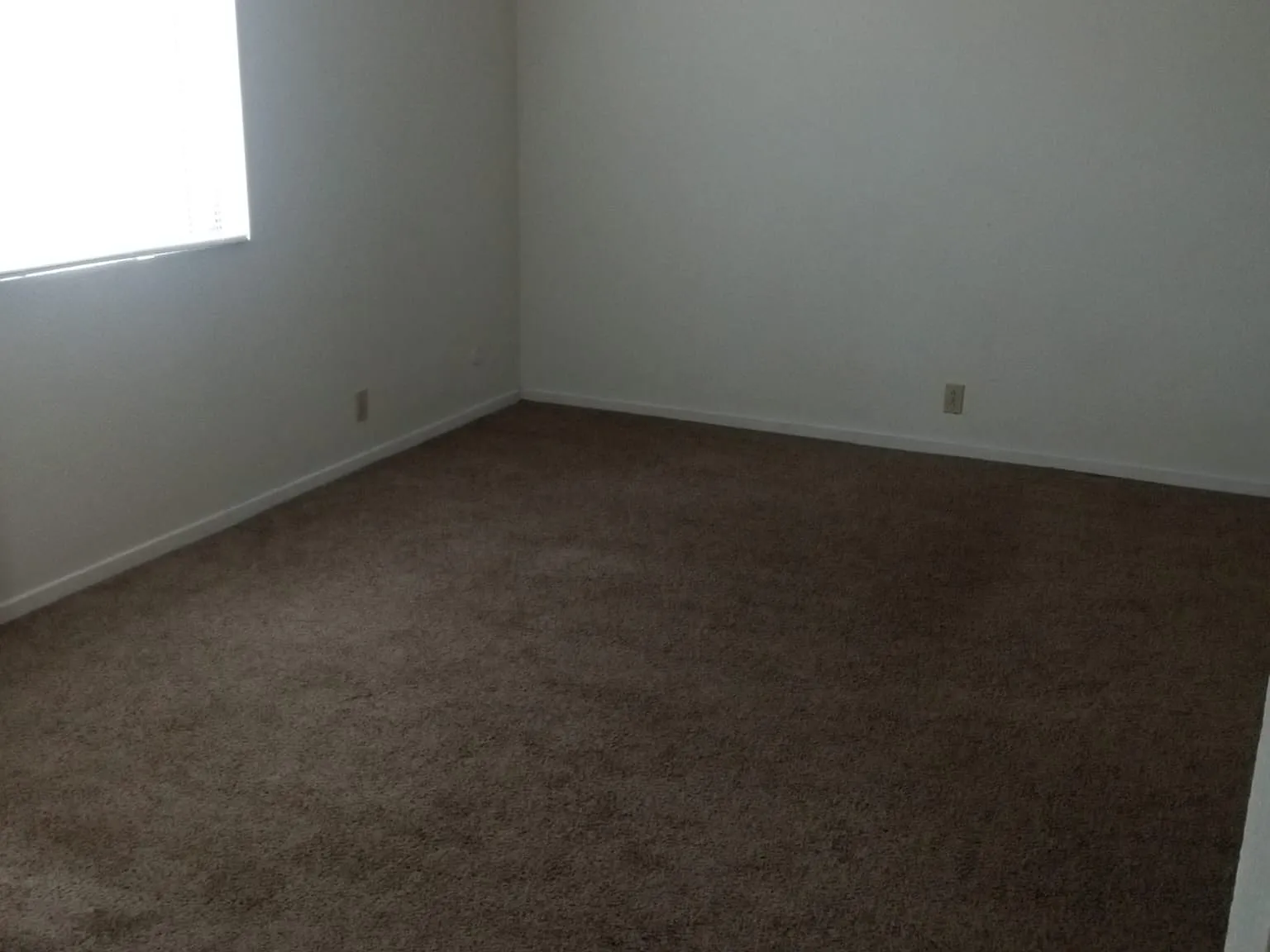2 bed, 750 sqft, $2,100 — Photo 3